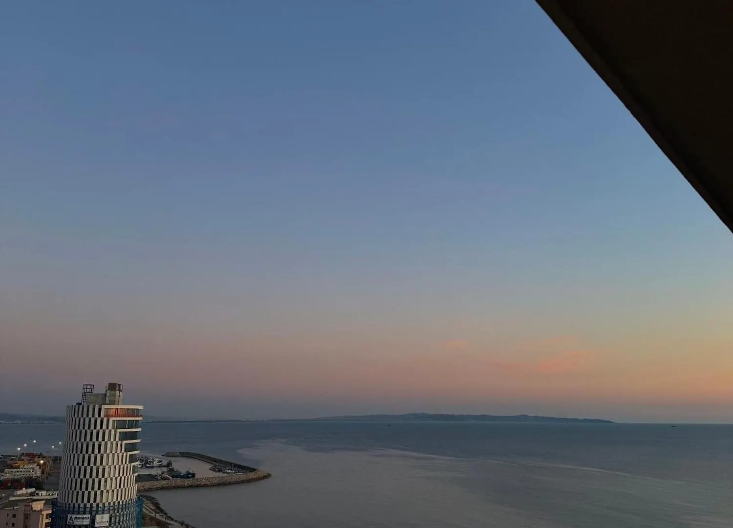 Sea & City Apartment Durres 0*,