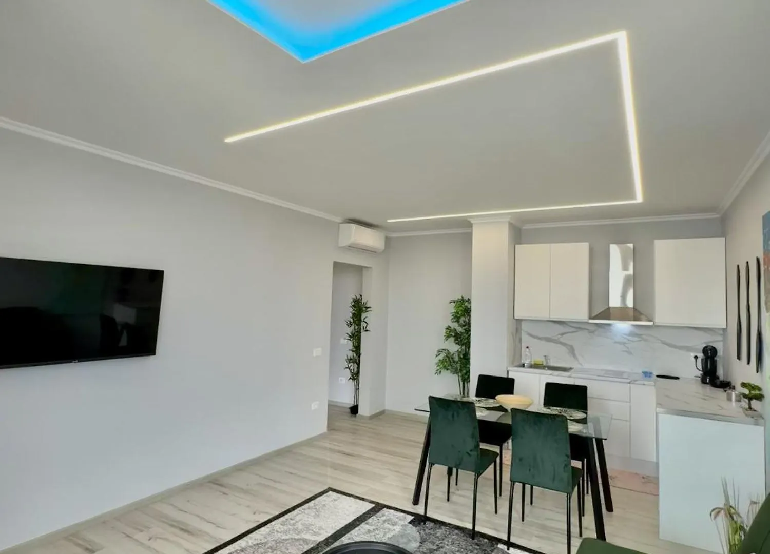 Sea & City Apartment Durres 0*,  Albania